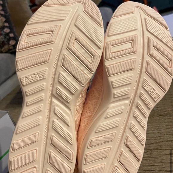 APL Techloom Phantom Sneakers in Cream/Fatigue. - Picture 11 of 13